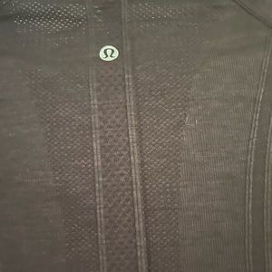 Lululemon athletic s/s tee shirt